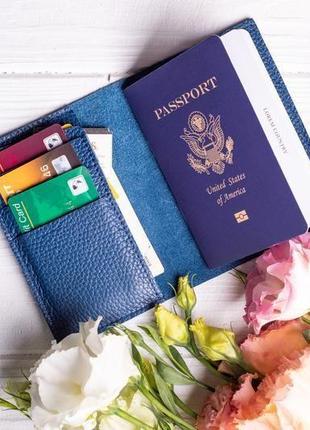 Шкіряна обкладинка паспорта з додатковими відділення для карт від майстерні hidemont