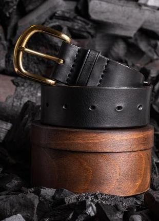 Кожаный ремень с латунной пряжкой в классическом черном цвете от мастерской hidemont 01852 фото