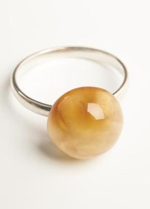 Серебряное кольцо с янтарем1 фото