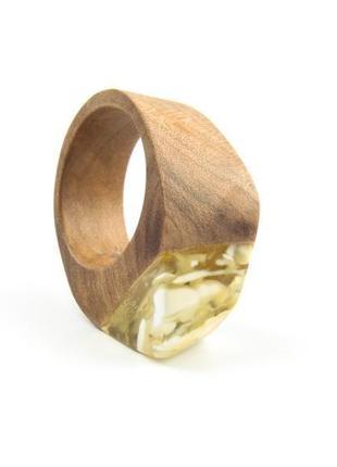 Янтарное кольцо с деревом груши!4 фото