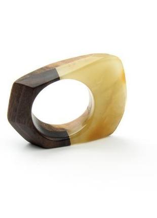 Янтарное кольцо в сочетании с тропическими дорогими породами деревьев  амарелло и гомбейро!!!1 фото