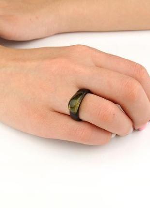 Деревянное кольцо с натуральным янтарем3 фото