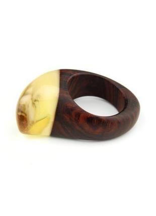 Деревянное кольцо с натуральным пейзажным янтарем2 фото
