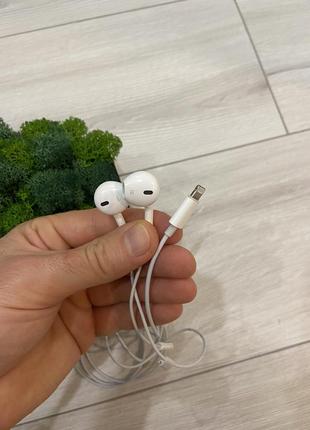 Дротові навушники apple