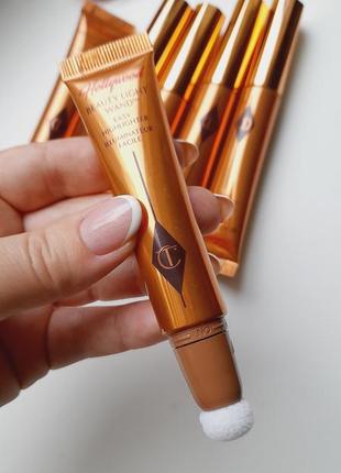 Кремовий хайлайтер charlotte tilbury beauty light wand - spotlight