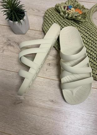 Crocs Jibbitz SmileyBrandStarEyes 10008316 159175681 crocs splash strappy sandal 208217 bone 1999