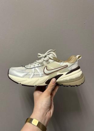 Кросівки nike v2k runtekk light orewood brown4 фото