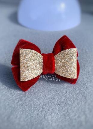 Бархатный красный бантик
