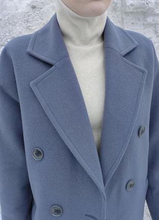 Зимове пальто пастельно синього відтінку з вмістом вовни блакитне2 фото