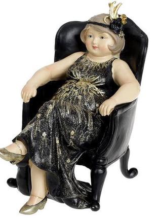 Декоративна статуетка дама у кріслі, 17.5см, колір - чорний із...