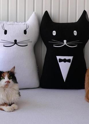 Подушки-коты "свадебный подарок"1 фото