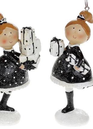 Декоративна підвісна фігурка дівчинка з подарунками, 11.5см, 2...