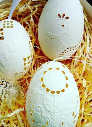 Подарочный набор из резных гусиных яиц1 фото