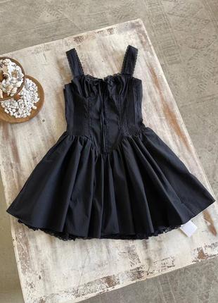 Платье пышное с корсетом кружевное белое и черное2 фото