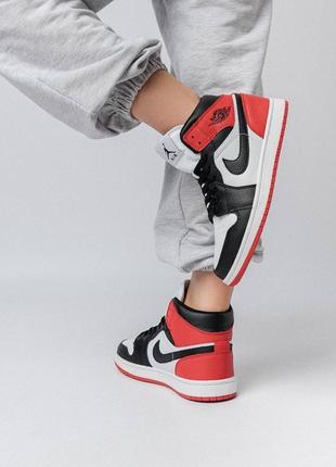 Женские кроссовки в стиле nike air jordan 1 retro найк джордан / весенние, летние, осенние / кожа / белые, черные, серые, розовые, красные6 фото