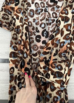 Платье в леопардовый принт,размер 50-52,подойдет на м/л/мин/хл,новая,ткань штапель, талии регулируется поясом,тому подойдет на разную фигуру7 фото