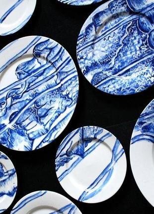 Декор панно из фарфоровых тарелок на стену "синяя медуза"6 фото