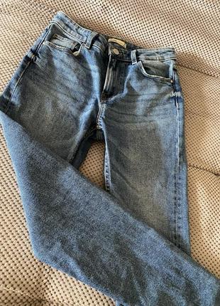 Крутые джинсы скошенные cropp синие дешево2 фото