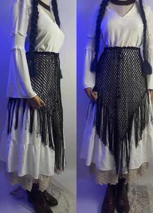 Вязаная прозрачная асимметричная длинная юбка с кисточками бахромой черного цвета этно стиль этническая одежда бохо готический стиль1 фото