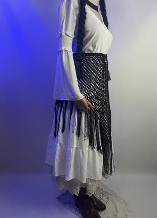 Вязаная прозрачная асимметричная длинная юбка с кисточками бахромой черного цвета этно стиль этническая одежда бохо готический стиль5 фото