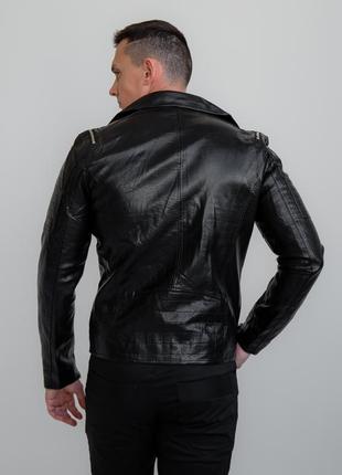 Чоловіча чорна шкіряна куртка косуха4 фото