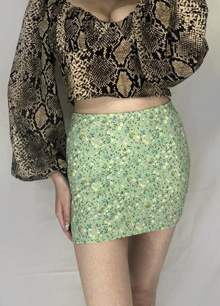 Зеленая юбка мини в цветочный принт s