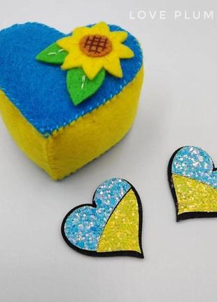 Подушечка-игольница желто-голубое сердце с подсолнечником1 фото