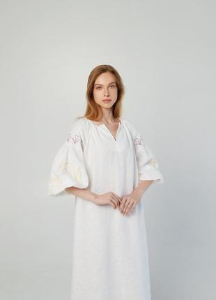 Льняное вышитое оверсайз платье с двойным цветным поясом3 фото