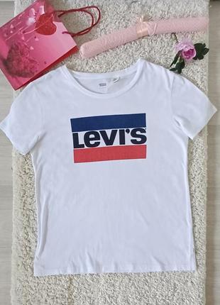 Женская футболка levis