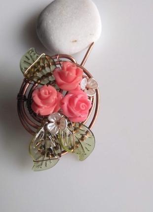 Мідна брошка з рожевими трояндами5 фото