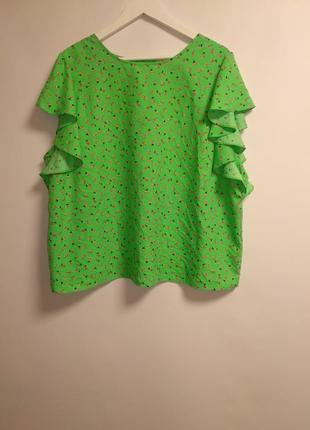 Яркая блуза в цветочный принт1 фото