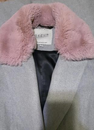 Пальто демісезонне з хутряними кишенями і коміром пудра6 фото