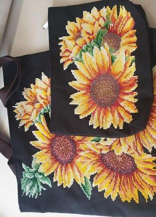Набор сумка и косметичка "соняшники "вышита бисером1 фото