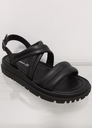 Женские черные кожаные сандалии на платформе3 фото