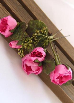 Шпильки с малиновыми пионами. цветы в прическу на шпильках.2 фото