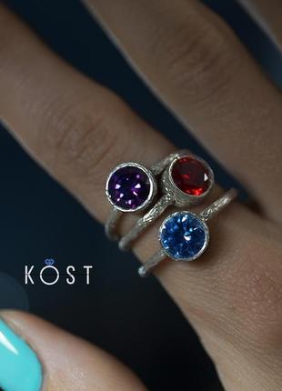 Комплект серьги + кольцо "леденцы" с красными камнями4 фото