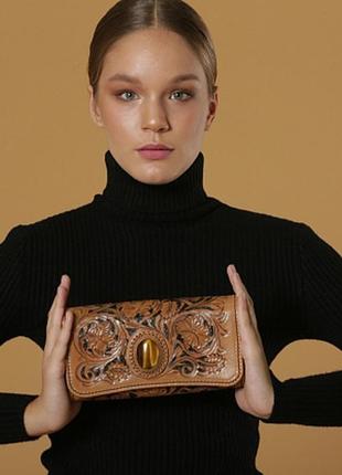 Кошелек из натуральной кожи.