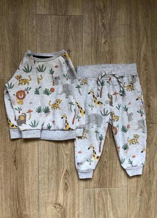 Костюм спортивный 9-12 мес primark