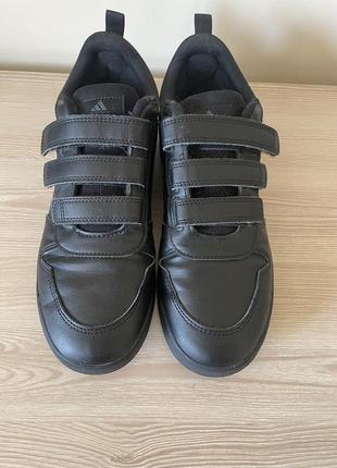 Кросівки adidas р.39,5 оригінал2 фото