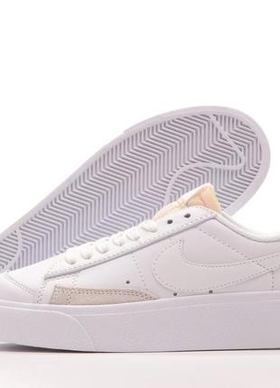 Nike blazer low platform, кроссовки женские белые на толстой подошве найк, кроссовки жемчужные бельлые найк6 фото