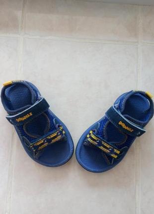 Босоніжки сандалі доя хлопчика бренду clarks uk 5 eur 224 фото