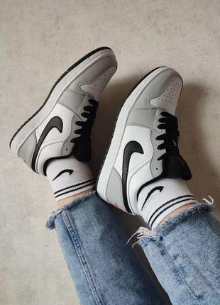 Nike air jordan retro 1 low grey white black6 фото