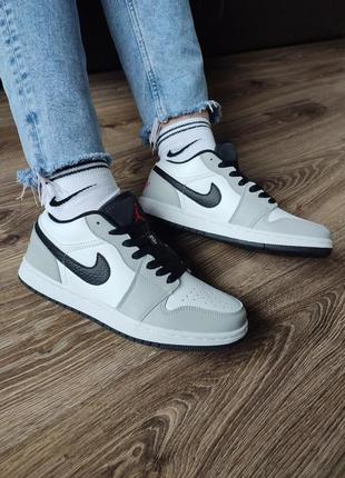 Nike air jordan retro 1 low grey white black9 фото