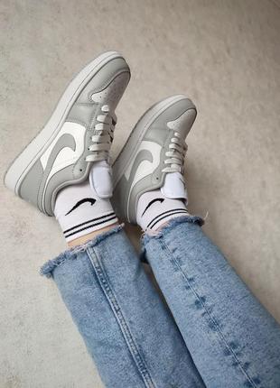 Nike air jordan 1 low retro light grey4 фото