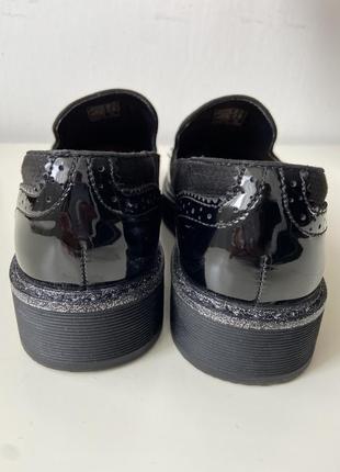 Стильные лаковые лоферы anna field размер 37