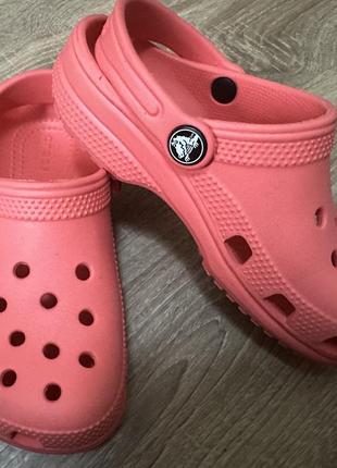 Оригинальные босоножки/шлепки crocs1 фото