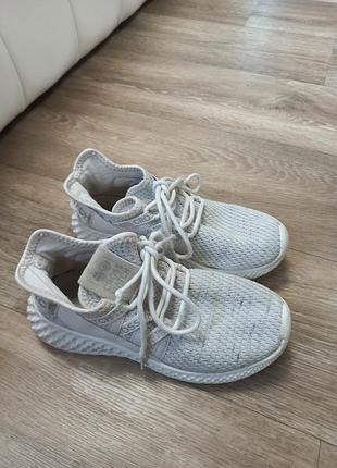 Кроссовки спортивные 6