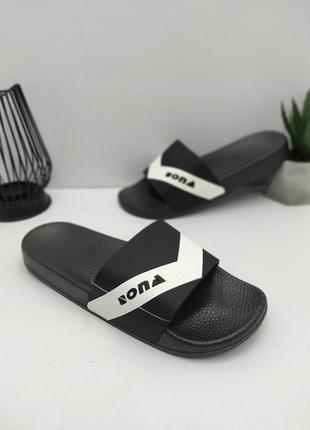 Шльопанці bona