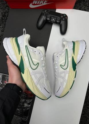 Чоловічі кросівки nike runtekk white green1 фото