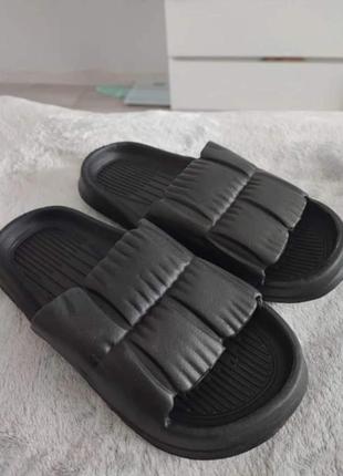 Шльопанці жіночі